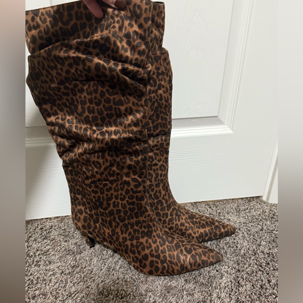 Time and Tru Women's Faux Suede Slouch Boots with Kitten Heels Sz 11